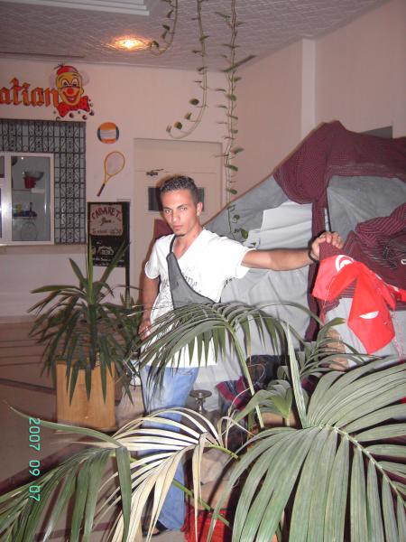 Dans hotel Mechmoum