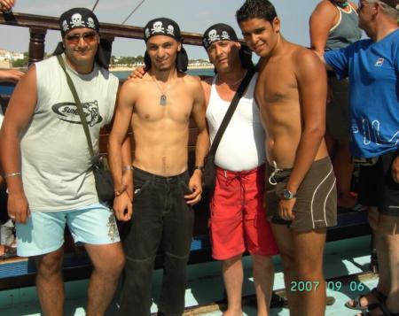 Les pirates: Ismail d'oran, moi, Said d'alger et Samir d'oran.